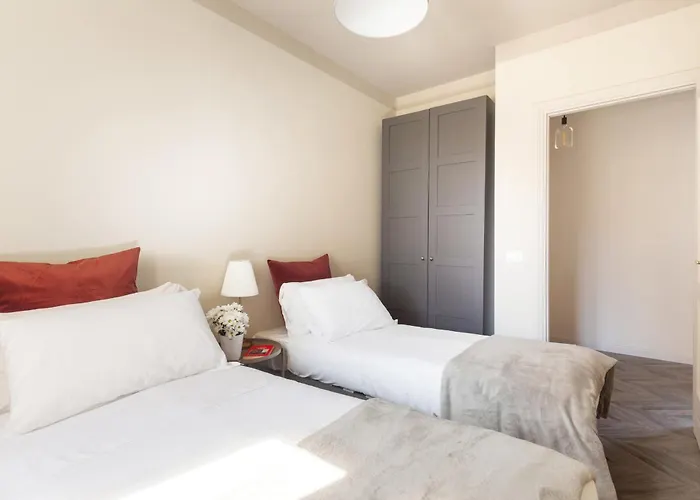 Vatican Stunning 2 Bedroom Apartament *