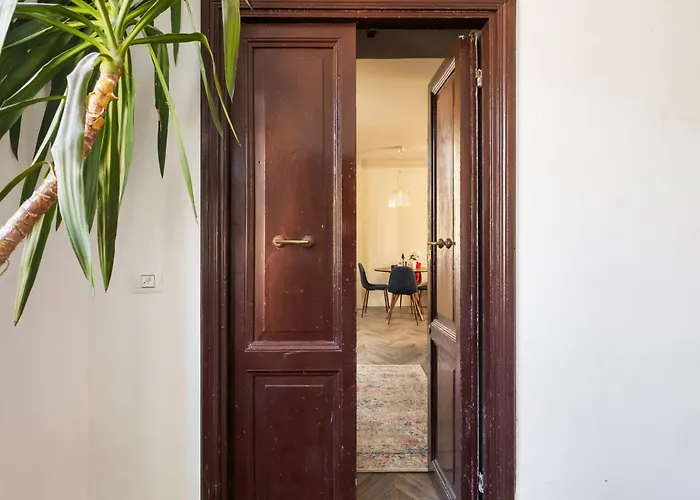 Vatican Stunning 2 Bedroom Apartament